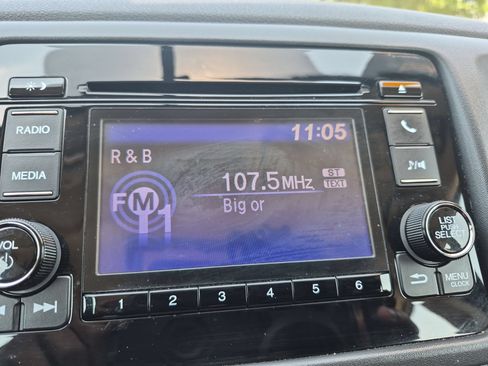 Used 2019 Honda HR-V LX image 18