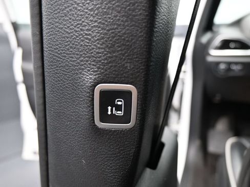 Used 2024 Chrysler Pacifica Limited w/ Uconnect Theater Family Group AWD/4WD image 29