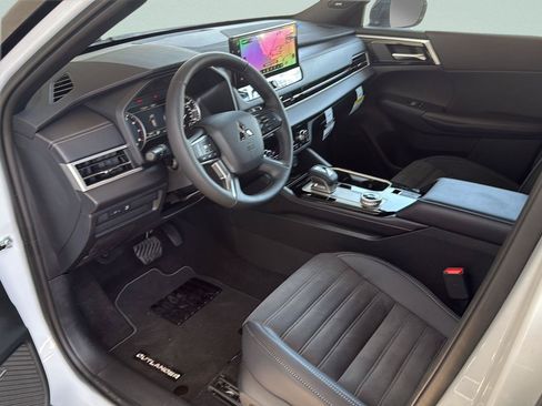 New 2026 Mitsubishi Outlander LE FWD image 20