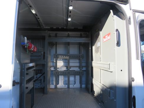 Used 2018 Ford Transit 350 148 Medium Roof image 28