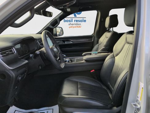 Used 2022 Jeep Wagoneer Series II w/ Premium Group I image 10