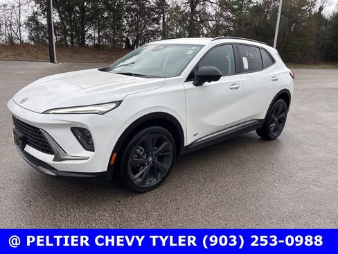 Used 2025 Buick Envision Sport Touring image 3