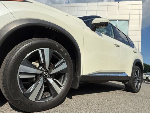Used 2023 Nissan Rogue SL w/ SL Premium Package AWD/4WD image 9