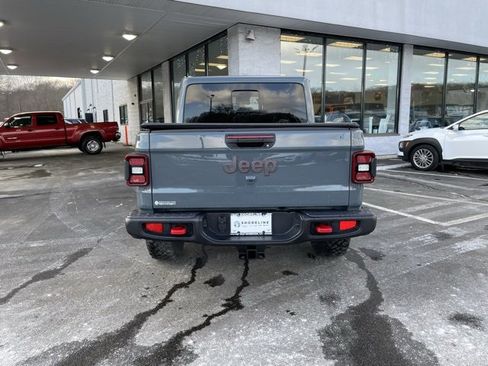 Used 2025 Jeep Gladiator Rubicon w/ Convenience Group image 6