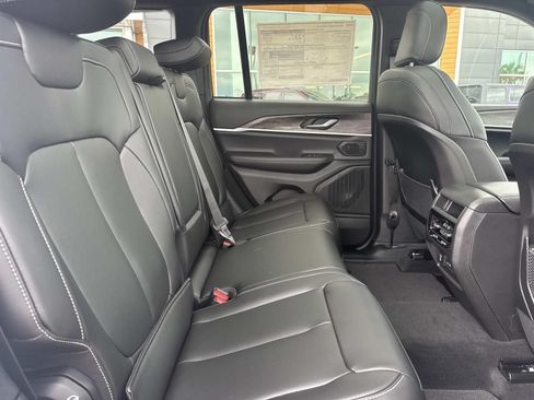 New 2026 Jeep Grand Cherokee Limited w/ Limited Altitude Package RWD image 9