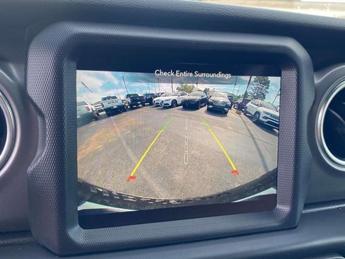 Used 2022 Jeep Wrangler Unlimited Rubicon image 9