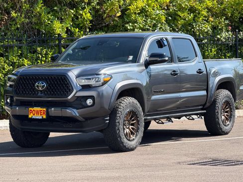 Used 2023 Toyota Tacoma Limited w/ Nightshade Package AWD/4WD image 8