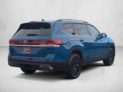 Used 2025 Volkswagen Atlas SE image 5