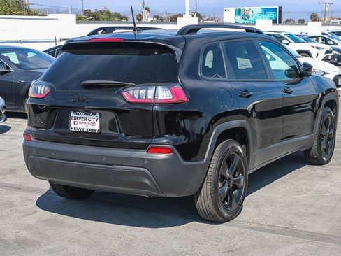 Used 2021 Jeep Cherokee Latitude Plus AWD/4WD image 12