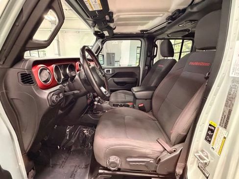 Used 2023 Jeep Wrangler Unlimited Rubicon w/ Cold Weather Group AWD/4WD image 21