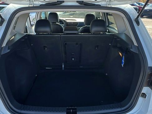 Used 2022 Volkswagen Taos SE image 10