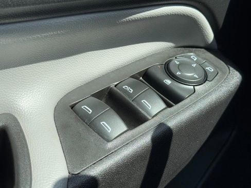 Used 2024 Chevrolet Equinox LS FWD image 22