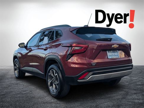 Certified 2025 Chevrolet Trax LT image 6