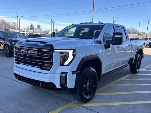 Used 2024 GMC Sierra 2500 AT4 w/ AT4 Premium Plus Package image 10