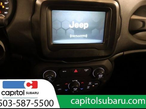 Used 2018 Jeep Renegade Latitude image 21
