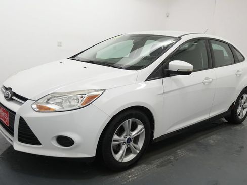 Used 2014 Ford Focus SE FWD image 3