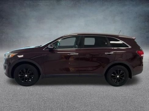 Used 2017 Kia Sorento LX image 10