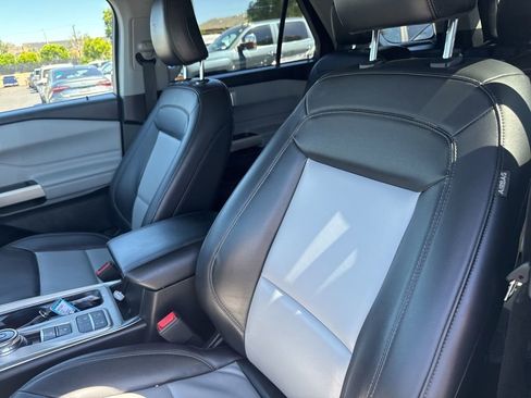 Used 2023 Ford Explorer XLT w/ Equipment Group 202A image 6