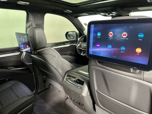 Used 2026 Cadillac Escalade V w/ LPO, ONYX Package AWD/4WD image 37