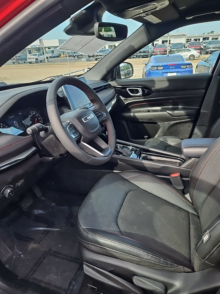 Used 2024 Jeep Compass Trailhawk AWD/4WD image 12