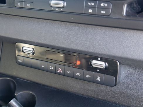 Used 2021 Mercedes-Benz Sprinter 2500 image 34