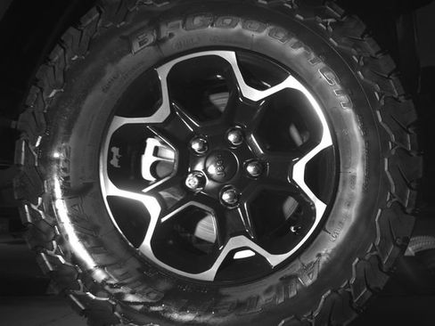 Used 2022 Jeep Wrangler Unlimited Rubicon 4xe AWD/4WD image 9