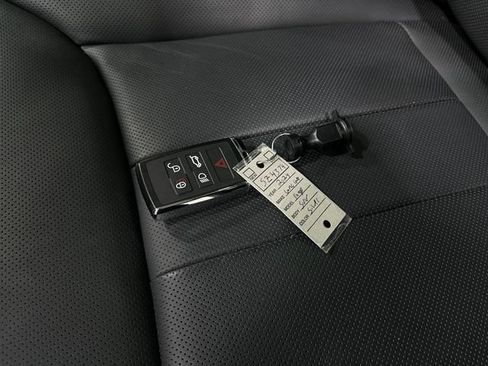 Used 2024 Land Rover Range Rover SE image 36