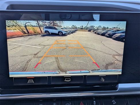 Used 2023 GMC Sierra 1500 SLT w/ X31 Off-Road Package image 23