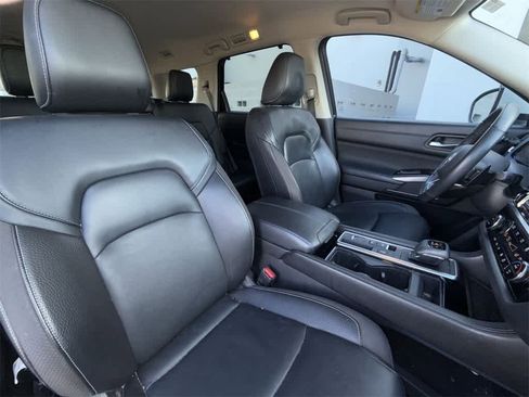 Used 2023 Nissan Pathfinder SL w/ SL Black Package image 15