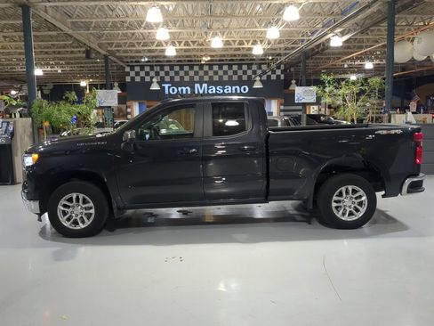 Used 2023 Chevrolet Silverado 1500 LT AWD/4WD image 11