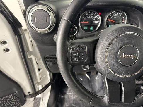 Used 2017 Jeep Wrangler Unlimited Sahara w/ Mopar Chrome Edition Group AWD/4WD image 10