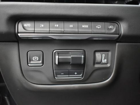 Used 2025 Cadillac Escalade Sport Platinum AWD/4WD image 12