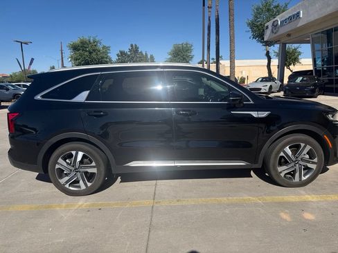 Used 2023 Kia Sorento EX AWD/4WD image 4