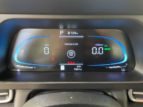 Used 2025 Hyundai Elantra Hybrid FWD image 5