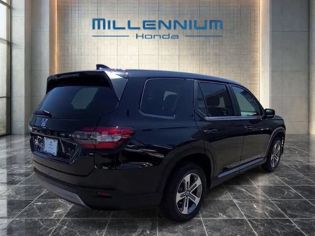 Certified 2025 Honda Pilot EX-L image 37