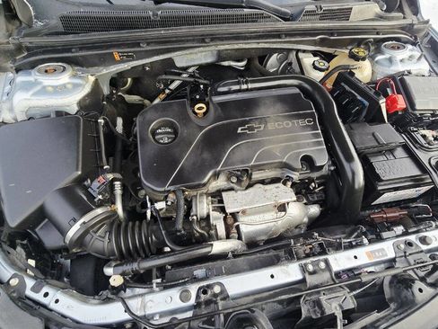 Used 2017 Chevrolet Malibu LT image 27