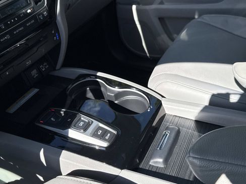Used 2019 Honda Pilot Elite image 8