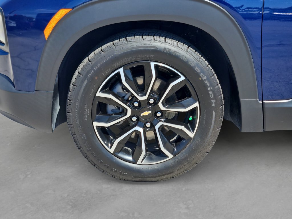Certified 2022 Chevrolet TrailBlazer ACTIV w/ Sun and Liftgate Package FWD image 9