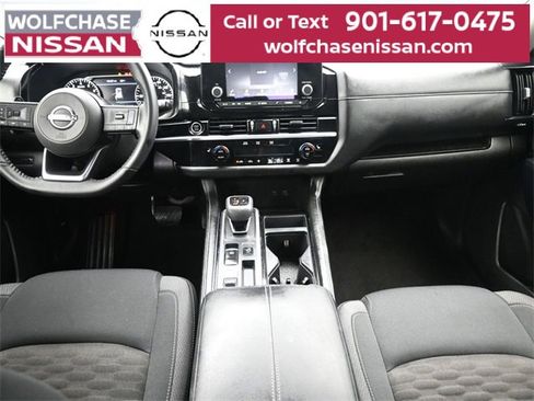 Used 2024 Nissan Pathfinder SV image 9