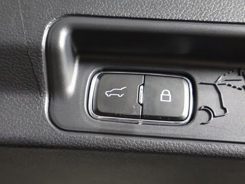 Used 2025 Ford Explorer Active image 47