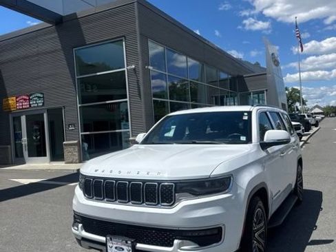 Used 2022 Jeep Wagoneer Series III AWD/4WD image 1