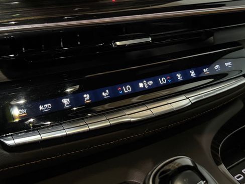Used 2021 Cadillac Escalade ESV Sport w/ Driver Assist Tech Package RWD image 37