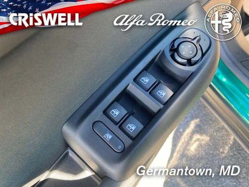 Used 2024 Alfa Romeo Tonale Ti image 17