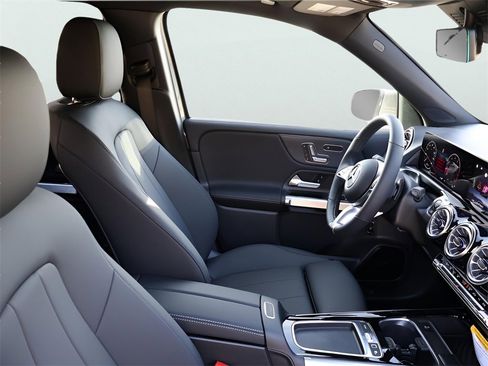 New 2026 Mercedes-Benz GLB 250 4MATIC image 10