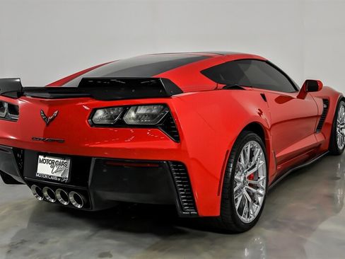 Used 2015 Chevrolet Corvette Z06 w/ Z07 Performance Package RWD image 12