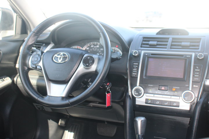 Used 2014 Toyota Camry SE FWD image 21