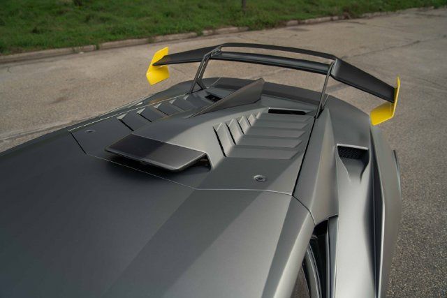 Used 2022 Lamborghini Huracan STO RWD image 35