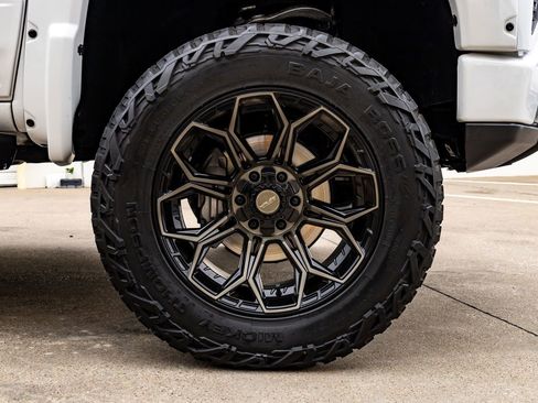 Used 2023 GMC Sierra 1500 AT4 w/ AT4 Premium Package image 11