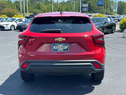 Used 2026 Chevrolet Trax LS FWD image 4