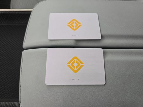 Used 2024 Rivian R1S Adventure image 31